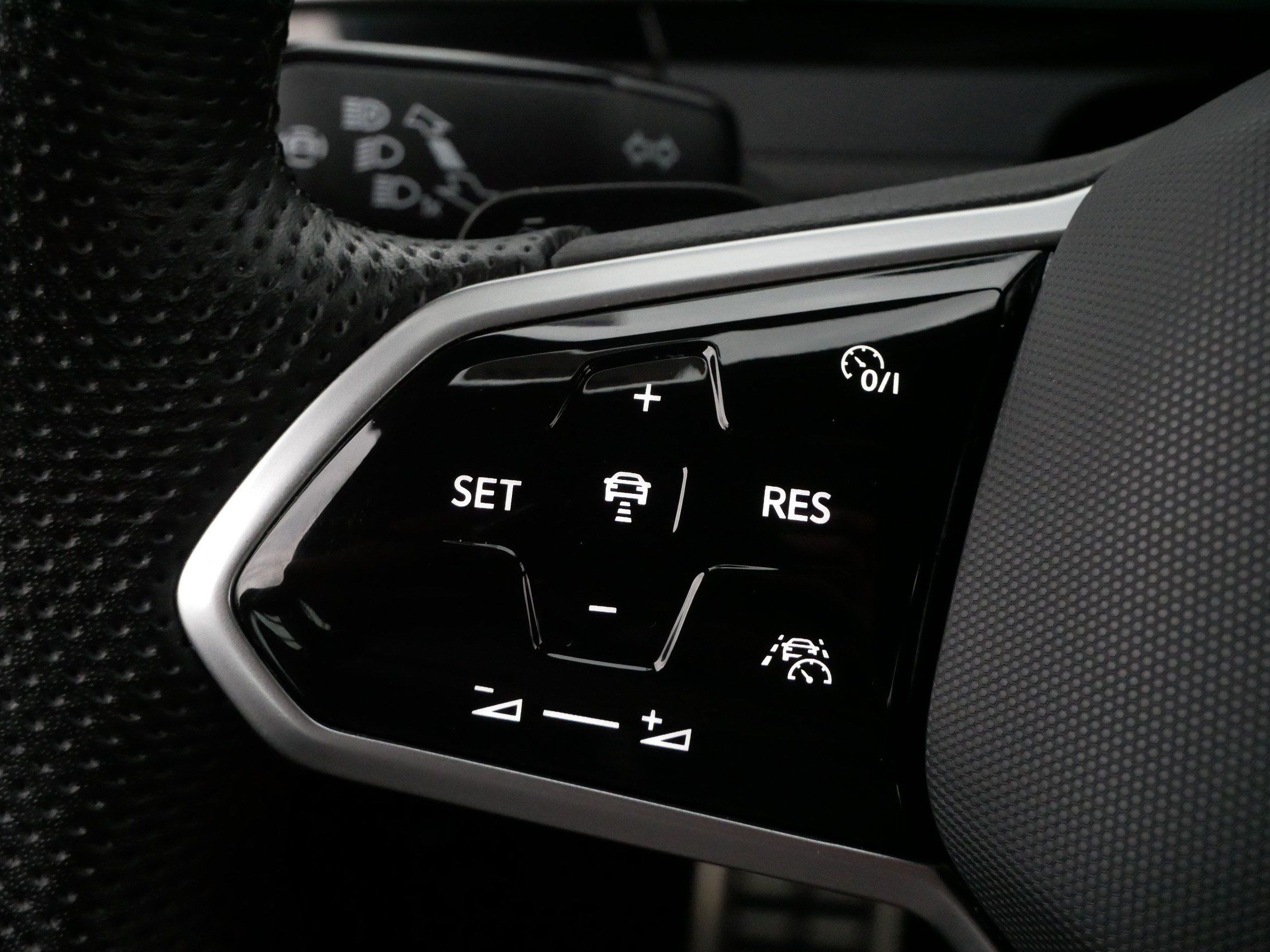 Certified 2023 Volkswagen Arteon SEL Premium w/ Arteon MDO Package (Z43) AWD/4WD image 26