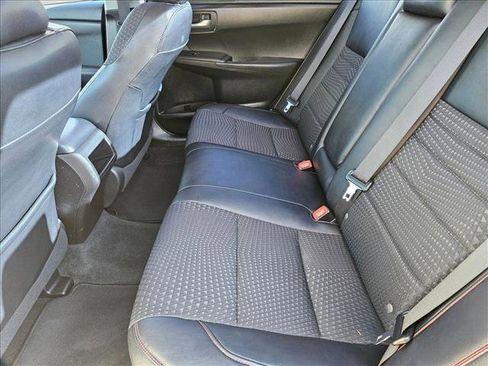 Used 2015 Toyota Camry SE image 16