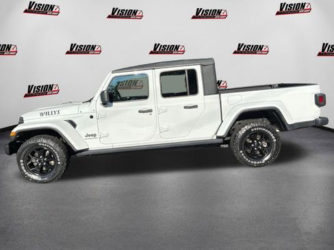 Certified 2021 Jeep Gladiator Willys image 8