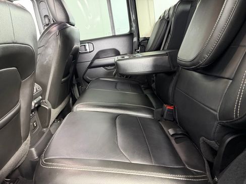 Used 2022 Jeep Wrangler Unlimited Sahara w/ Cold Weather Group image 27