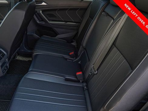 Used 2024 Volkswagen Tiguan SE R-Line image 31