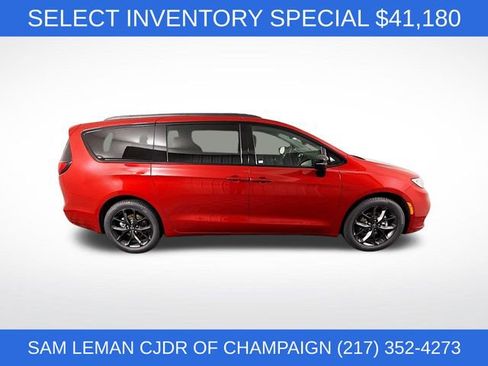 New 2026 Chrysler Pacifica Select w/ S Appearance Package image 8