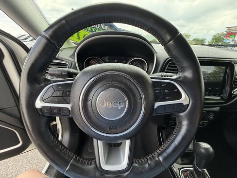 Used 2018 Jeep Compass Limited w/ Navigation Group AWD/4WD image 17