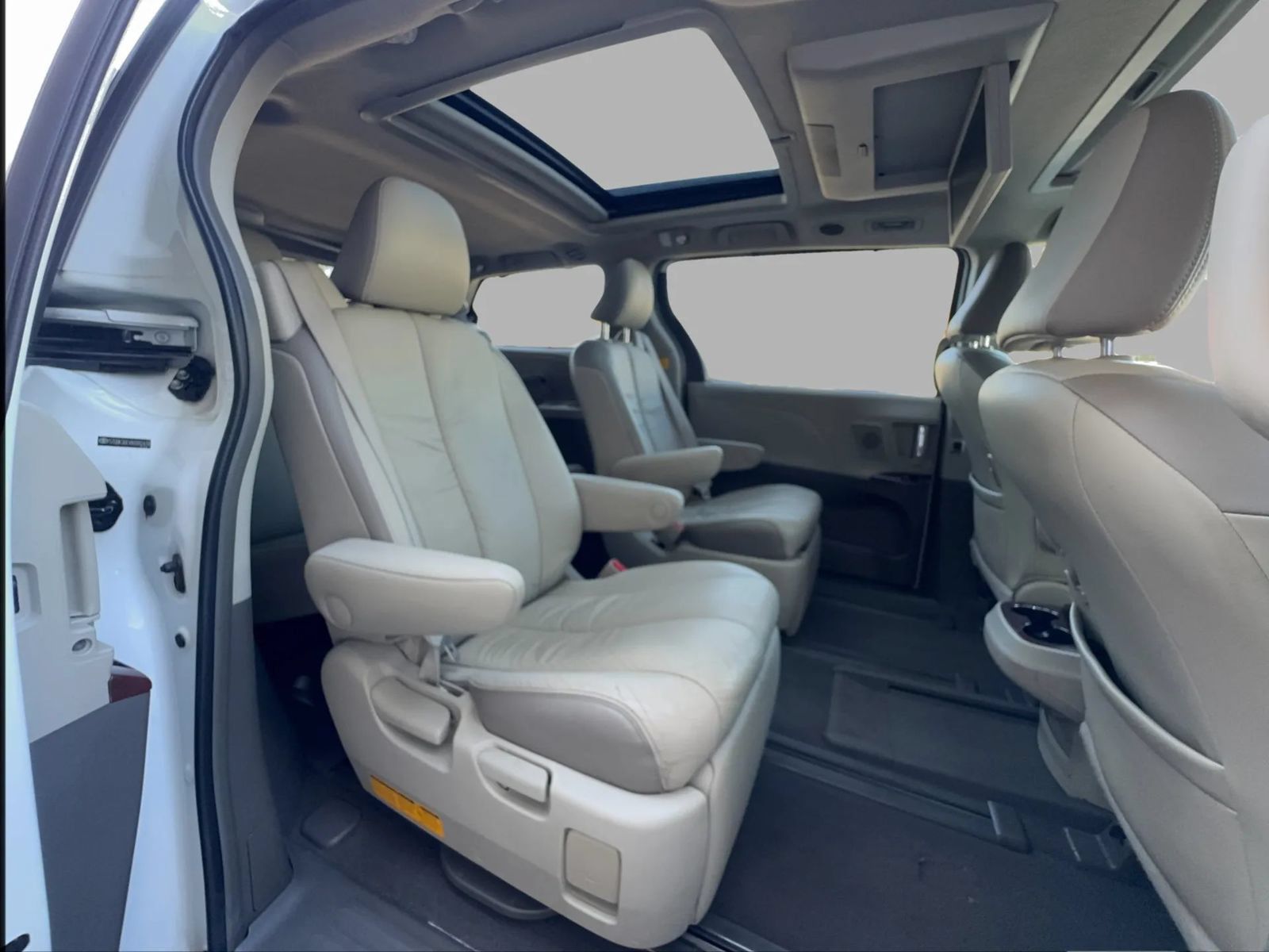 Used 2011 Toyota Sienna Limited w/ Premium Pkg AWD/4WD image 35