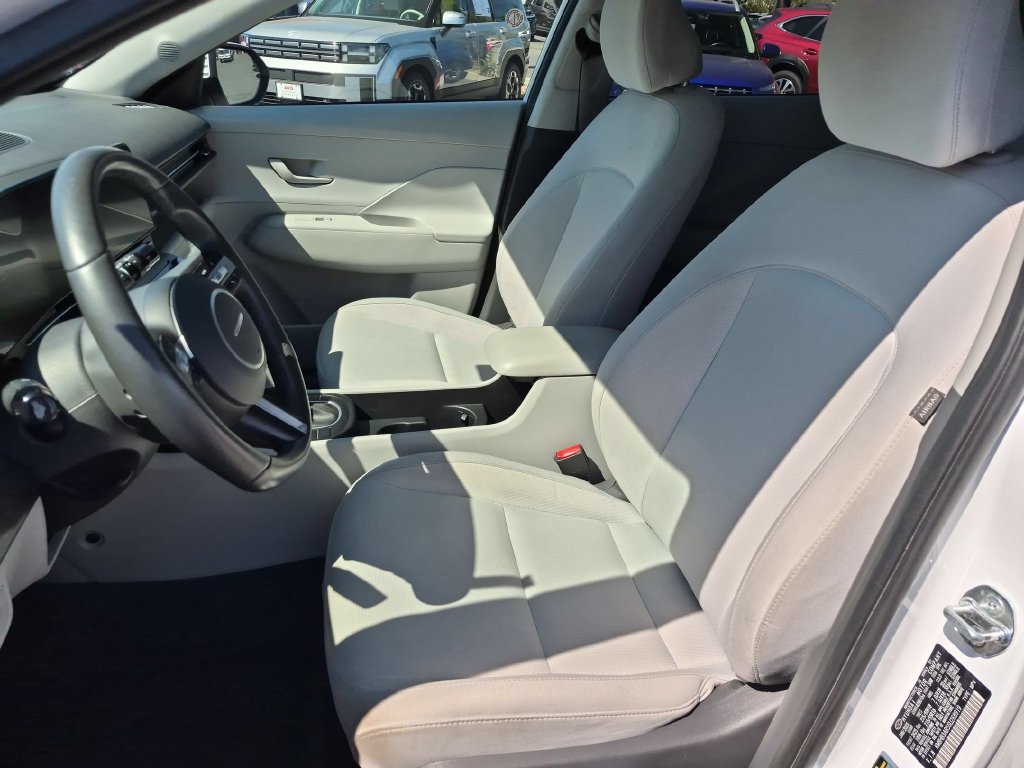 Used 2025 Hyundai Kona SEL FWD image 25