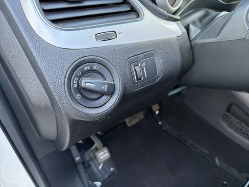 Used 2019 Dodge Journey SE FWD image 39