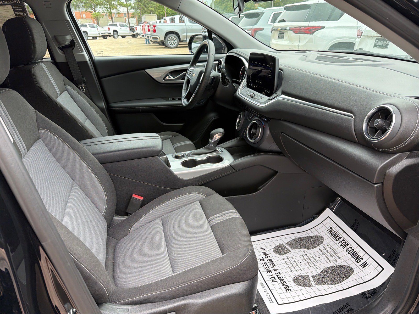 Used 2025 Chevrolet Blazer LT FWD image 12