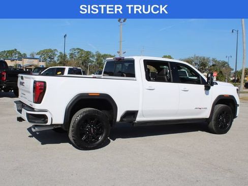 Used 2025 GMC Sierra 2500 AT4 w/ AT4 Premium Plus Package AWD/4WD image 13