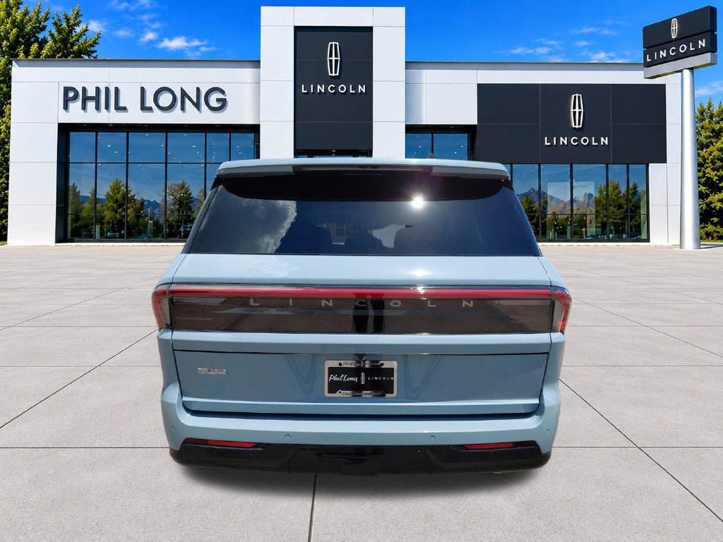 New 2026 Lincoln Navigator Premiere AWD/4WD image 8