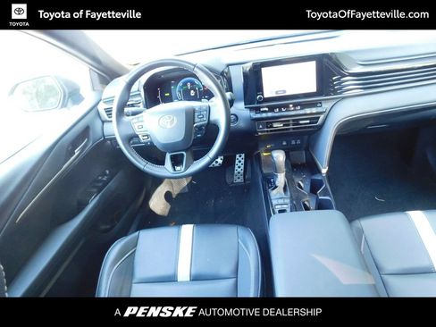 Used 2025 Toyota Camry SE FWD image 5