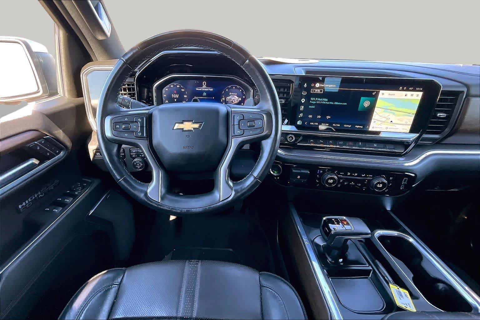 Used 2025 Chevrolet Silverado 1500 High Country AWD/4WD image 5