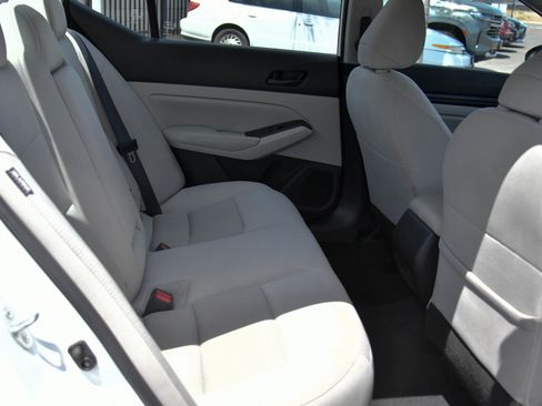 Used 2024 Nissan Altima 2.5 SV FWD image 37