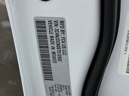 Used 2025 Jeep Compass Limited AWD/4WD image 12