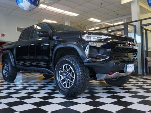 Used 2026 Chevrolet Colorado ZR2 w/ Technology Package image 2