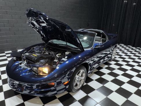 Used 1999 Pontiac Firebird Formula w/ Security Pkg image 16