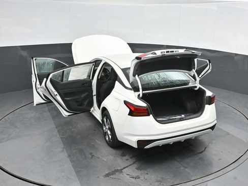 Used 2025 Nissan Altima 2.5 S FWD image 50