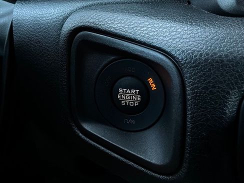 Used 2025 Jeep Wrangler Unlimited Sport AWD/4WD image 28