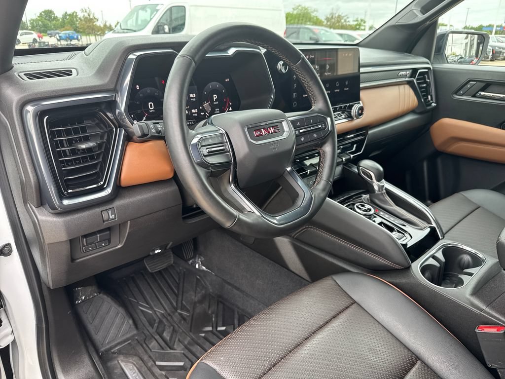 Used 2024 GMC Canyon AT4 w/ AT4 Premium Package AWD/4WD image 12