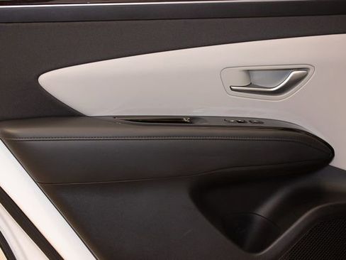 Used 2023 Hyundai Tucson Limited image 18