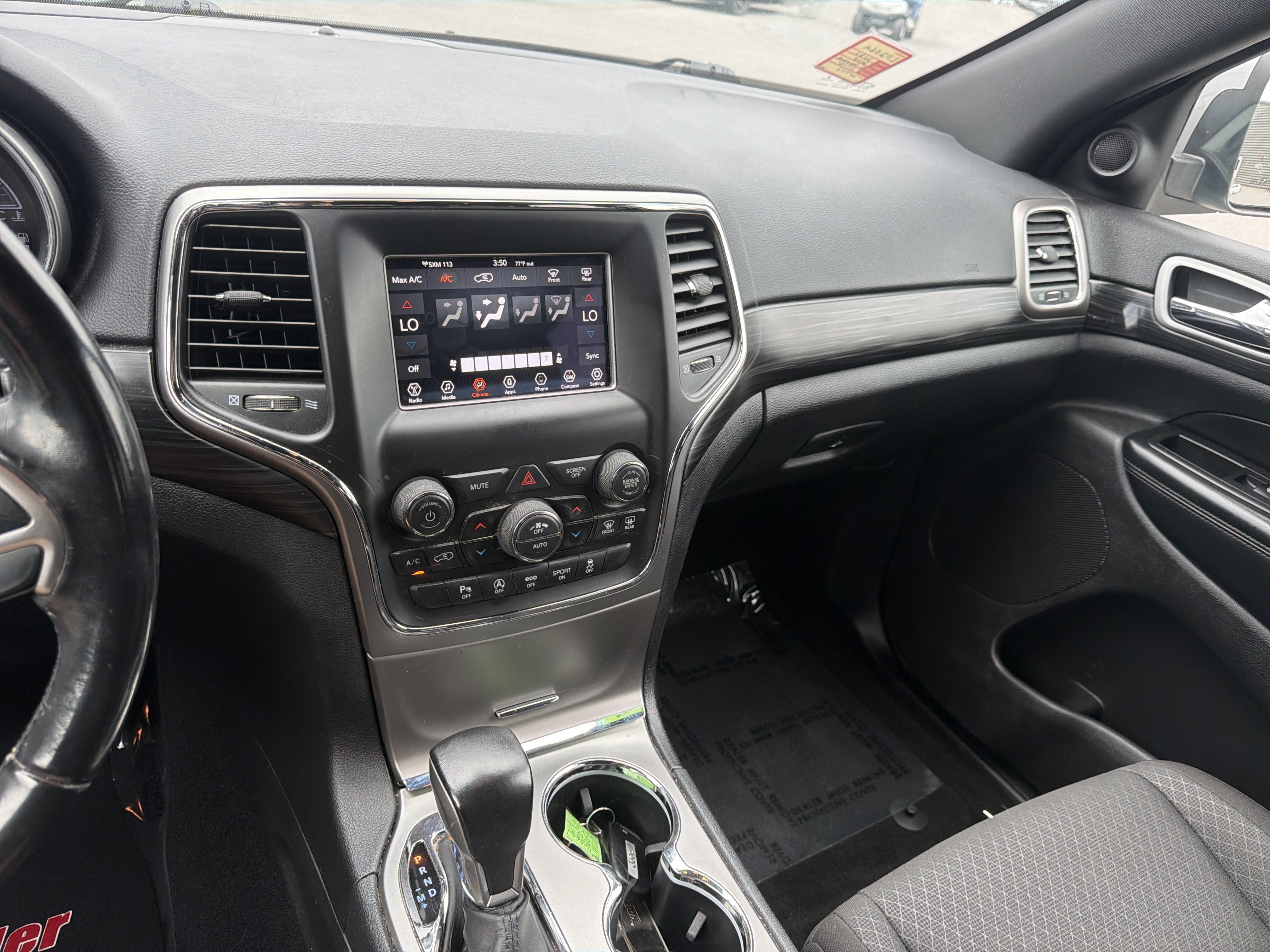 Used 2020 Jeep Grand Cherokee Laredo AWD/4WD image 22