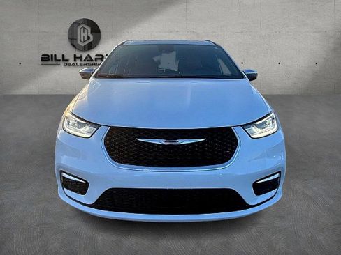 New 2026 Chrysler Pacifica Pinnacle w/ Trailer Tow Group image 2