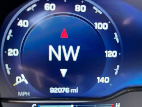 Used 2023 Chevrolet Tahoe LT AWD/4WD image 18