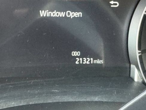 Used 2025 Toyota Highlander LE FWD image 8
