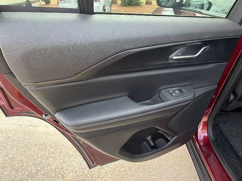 Used 2024 Jeep Grand Cherokee Laredo X image 23