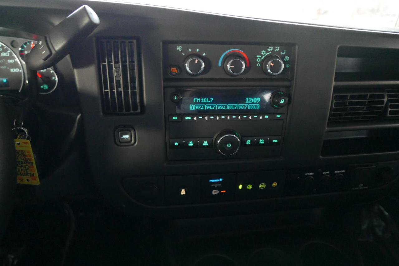 Used 2018 Chevrolet Express 2500 w/ Driver Convenience Package RWD image 16