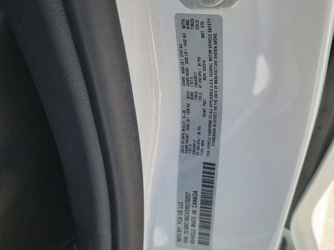 Used 2025 Chrysler Pacifica Select FWD image 22