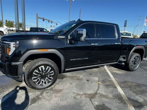 Used 2024 GMC Sierra 2500 Denali Ultimate image 6