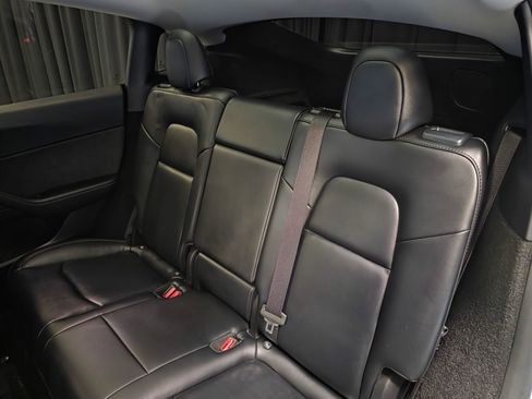 Used 2023 Tesla Model Y Performance image 28