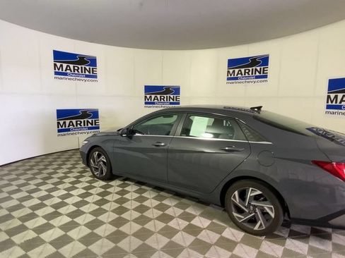 Used 2025 Hyundai Elantra SEL FWD image 8