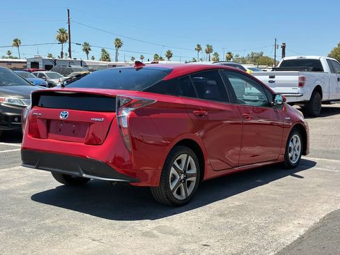 Used 2016 Toyota Prius Four Touring FWD image 9