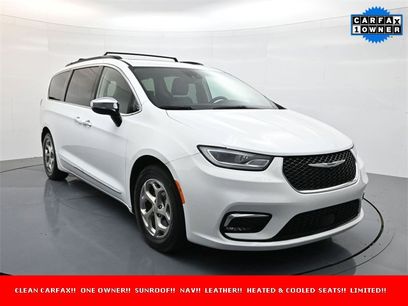 Used 2023 Chrysler Pacifica Limited