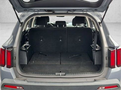 Used 2023 Kia Sorento LX FWD image 6