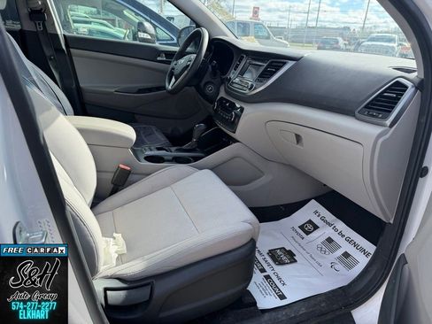 Used 2017 Hyundai Tucson SE image 10