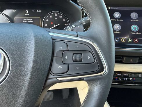 Used 2021 Buick Envision Essence FWD image 30
