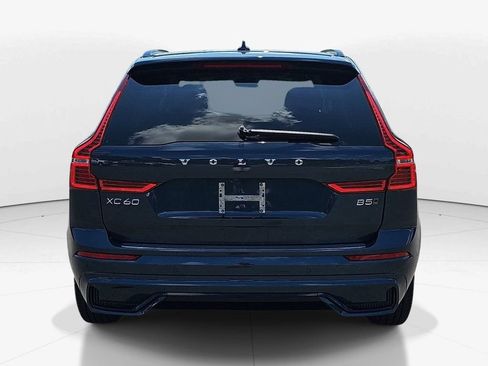 Used 2024 Volvo XC60 B5 Core w/ Protection Package Premier AWD/4WD image 7