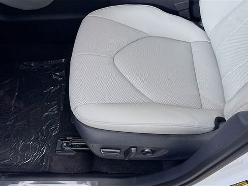 New 2026 Toyota Grand Highlander Platinum image 18