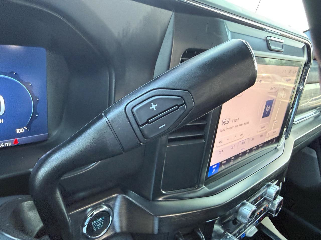 Used 2025 Ford F250 Lariat AWD/4WD image 28