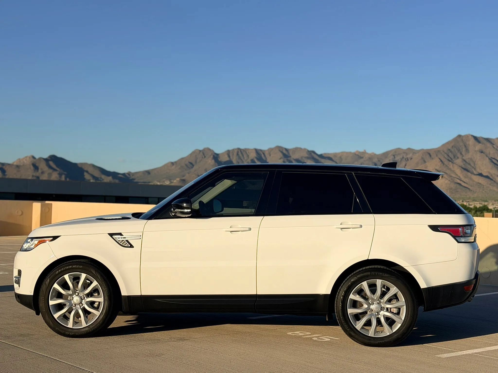 Used 2017 Land Rover Range Rover Sport HSE AWD/4WD image 5