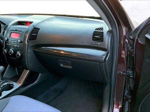 Used 2012 Kia Sorento LX image 18