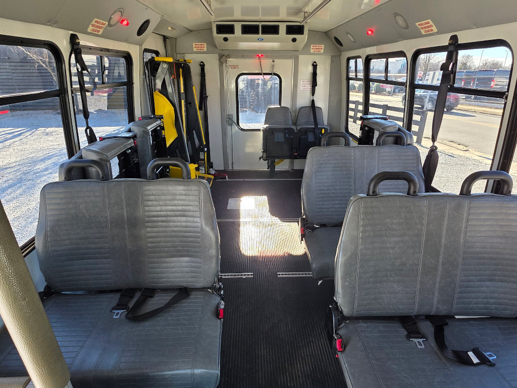 Used 2015 Ford E-350 and Econoline 350 Super Duty RWD image 5