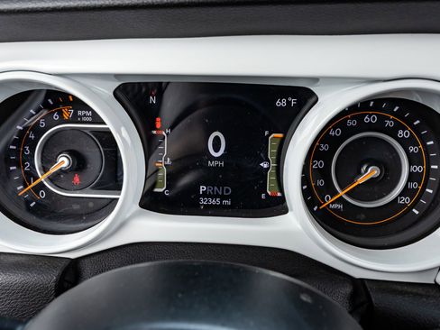 Used 2021 Jeep Wrangler Unlimited Sport image 19