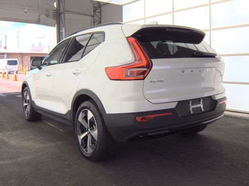 Used 2026 Volvo XC40 B5 Plus AWD/4WD image 6