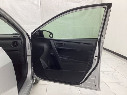 Used 2018 Toyota Corolla L image 19