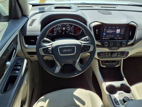 Used 2024 GMC Terrain Denali w/ Denali Premium Package AWD/4WD image 7