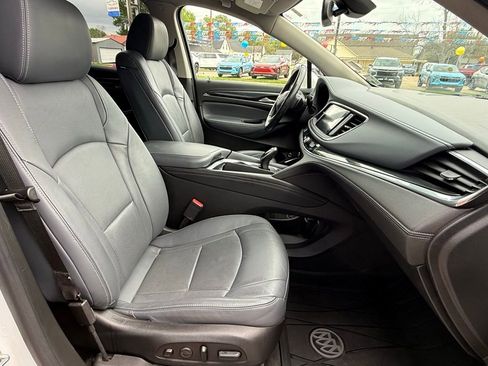 Used 2020 Buick Enclave Premium w/ LPO, Luxury Package image 29