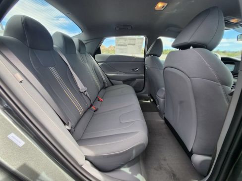 New 2026 Hyundai Elantra Hybrid FWD image 13